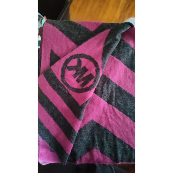 Michael Kors Chevron Stripe Logo Scarf - Picture 9 of 9